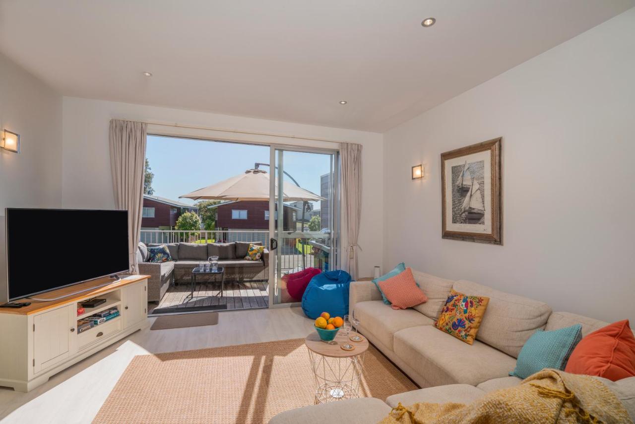 Ocean Serenity Apartments 휘티앙가 외부 사진